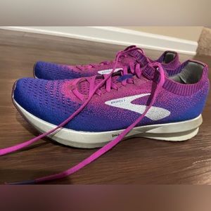 Brooks Levitate 2 - Women’s 10.5 B - Lightly Worn